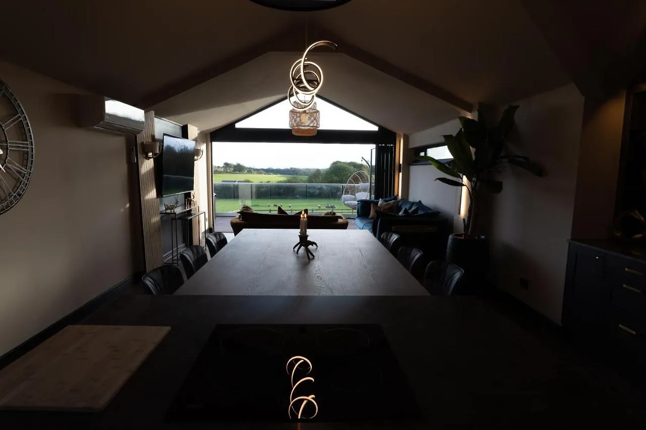 The Deerview Stables Villa Bonvilston 0*,  United Kingdom